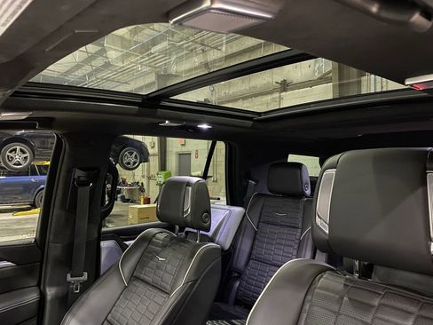 Used 2025 Cadillac Escalade Sport Platinum AWD/4WD image 13