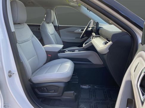 New 2026 Ford Explorer Active w/ Active Comfort Package image 40