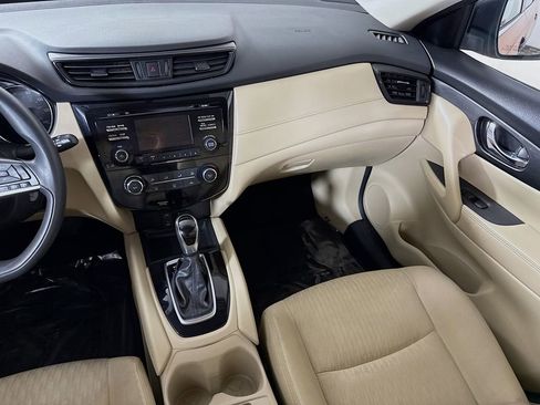 Used 2017 Nissan Rogue AWD image 24