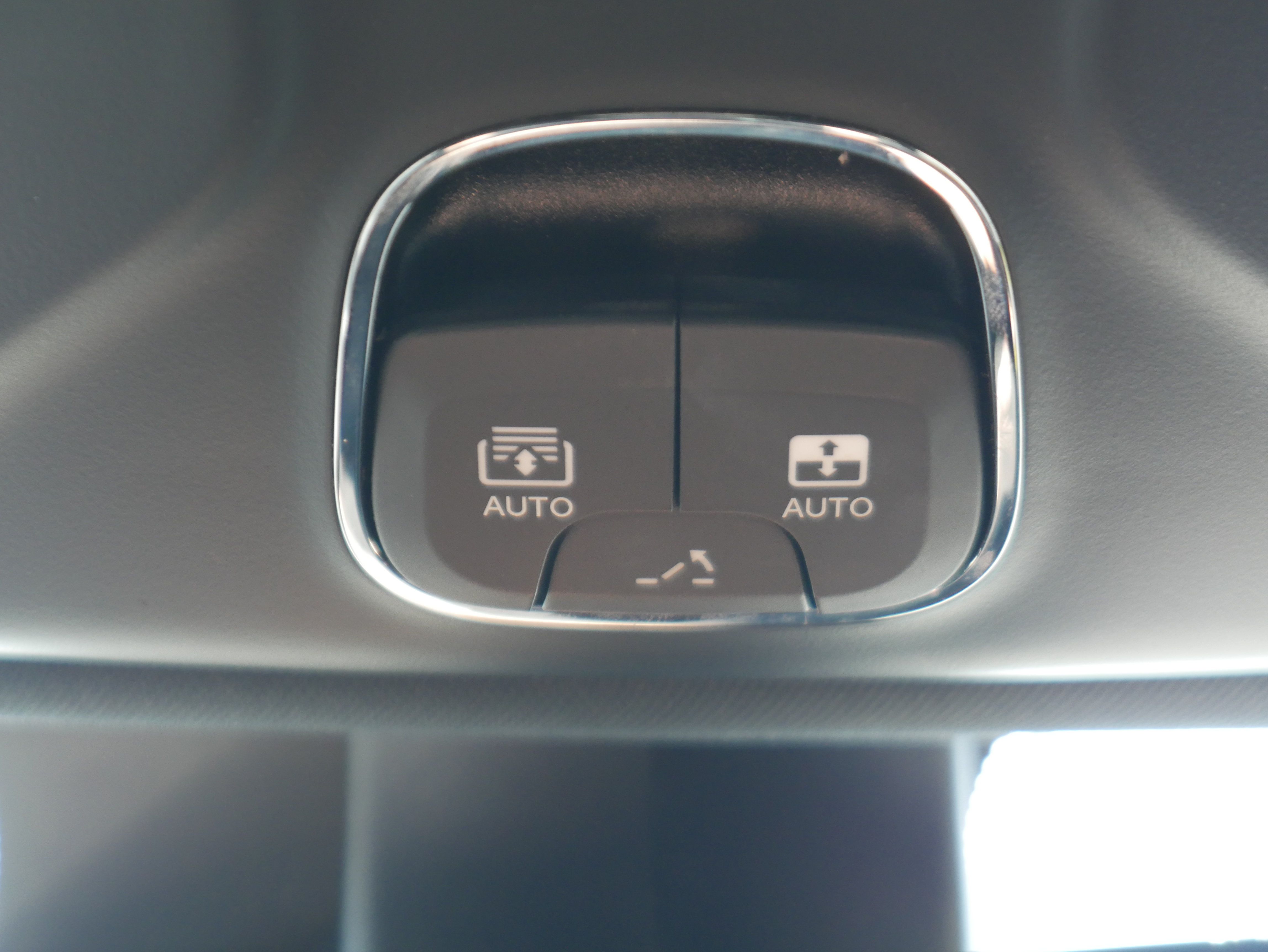 Used 2022 Jeep Compass High Altitude AWD/4WD image 36