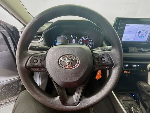 Certified 2022 Toyota RAV4 LE AWD/4WD image 13