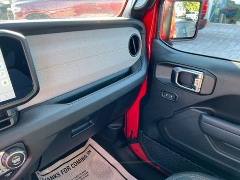 Certified 2025 Jeep Wrangler Sport S image 19