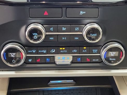 Used 2022 Ford Expedition Limited AWD/4WD image 30