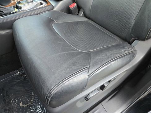 Used 2023 Nissan Armada SL image 11