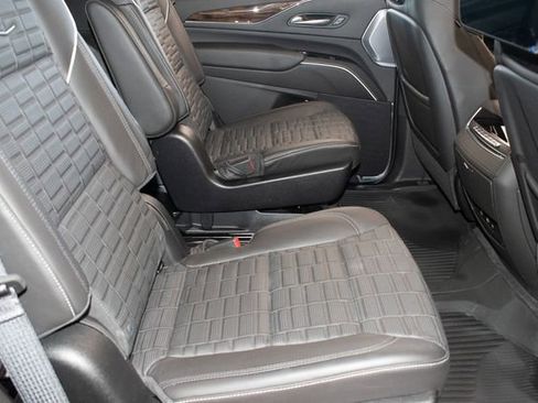 Used 2023 Cadillac Escalade Sport Platinum w/ Heavy-Duty Trailer Package AWD/4WD image 12
