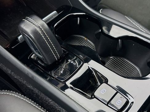Used 2021 Volvo XC40 T5 R-Design image 20