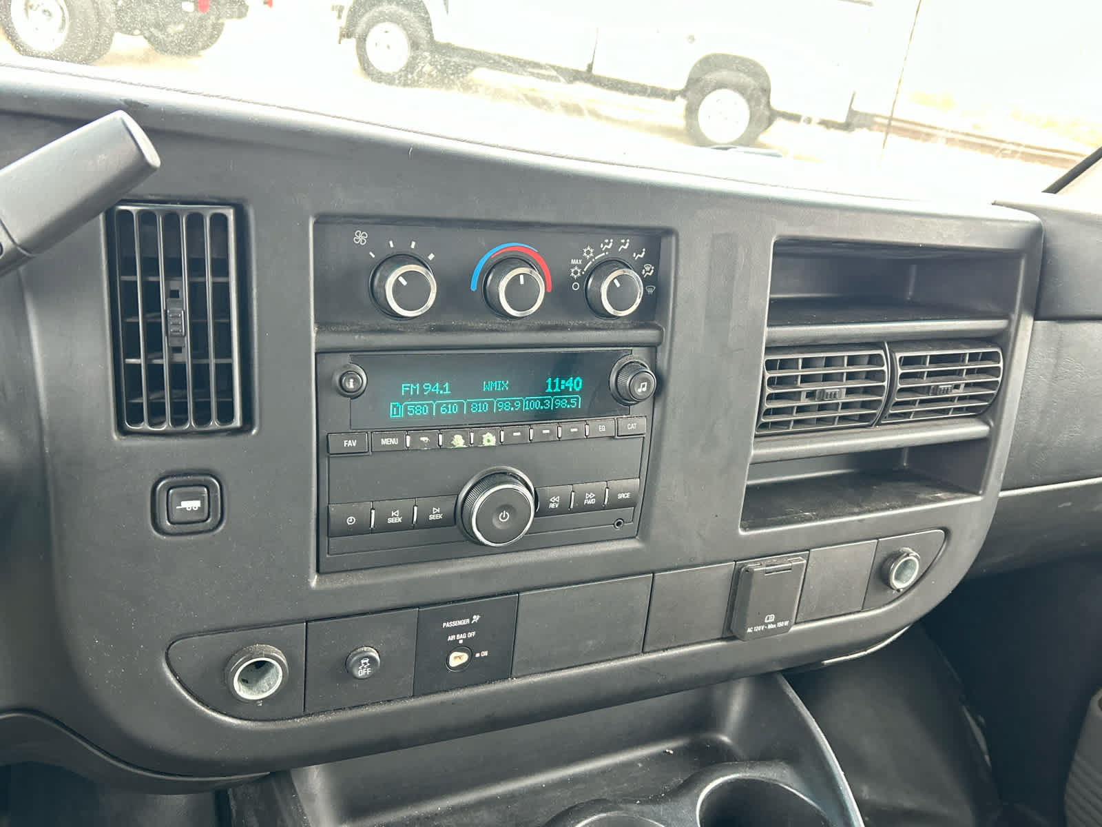 Used 2015 GMC Savana 3500 RWD image 20
