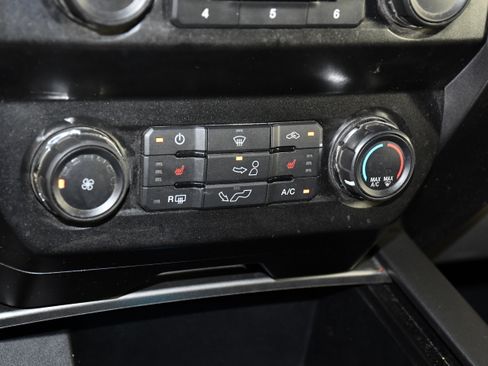 Used 2019 Ford F150 XLT w/ Equipment Group 302A Luxury AWD/4WD image 35