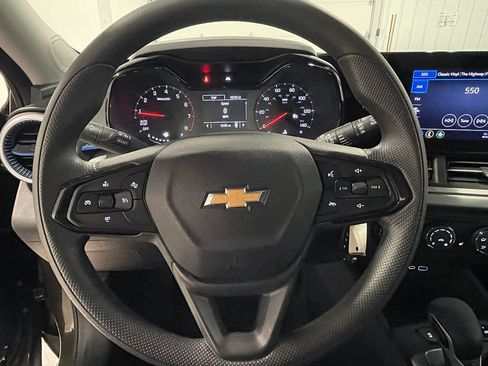 Used 2024 Chevrolet Trax LS w/ LS Convenience Package FWD image 28