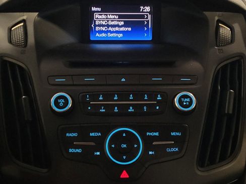 Used 2016 Ford Focus SE FWD image 25