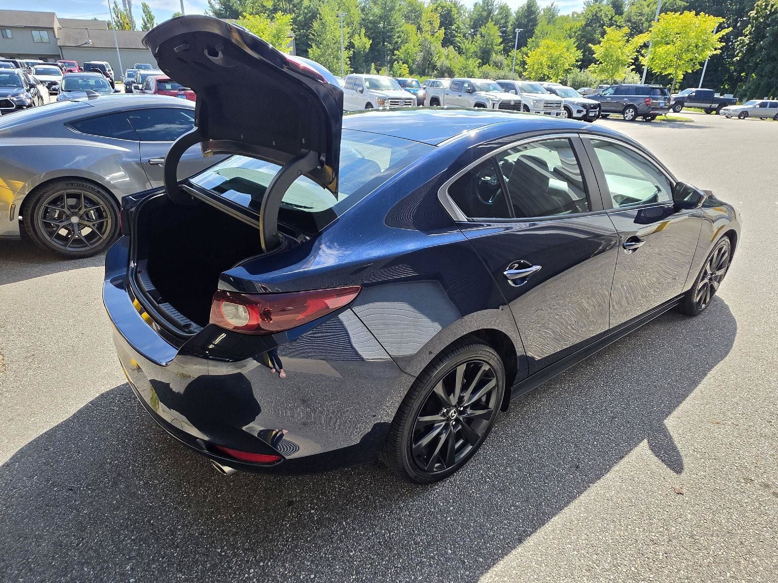 Used 2024 MAZDA MAZDA3 s FWD image 10