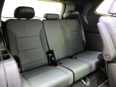 Used 2024 GMC Acadia AT4 image 13