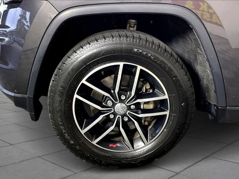 Used 2017 Jeep Grand Cherokee Trailhawk image 10