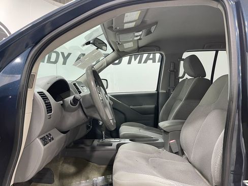 Used 2017 Nissan Frontier SV image 10