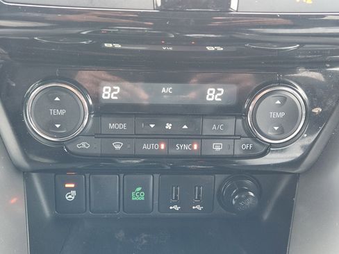 Used 2018 Mitsubishi Eclipse Cross SEL image 19