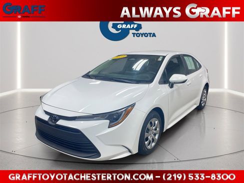 Used 2023 Toyota Corolla LE image 1