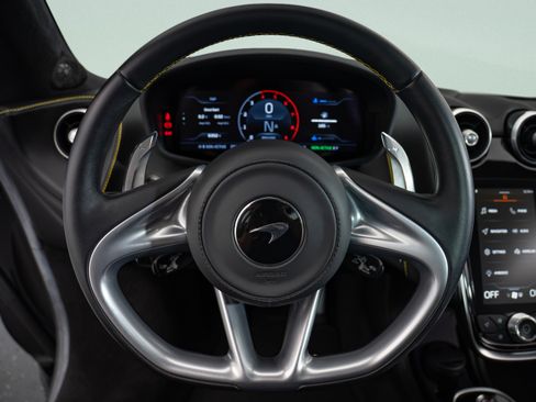 Used 2023 McLaren GT RWD image 11