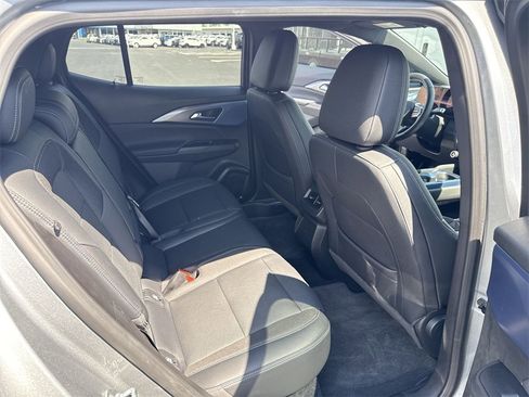 Used 2024 Chevrolet Equinox EV LT image 25