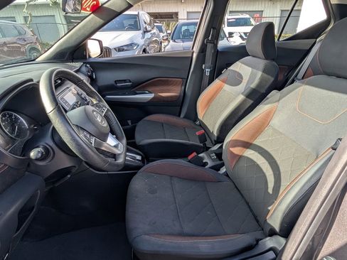 Used 2019 Nissan Kicks SR FWD image 9