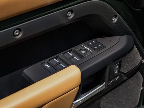 New 2026 Land Rover Defender 110 X-Dynamic SE AWD/4WD image 56
