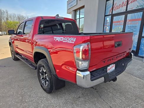 Used 2022 Toyota Tacoma TRD Sport AWD/4WD image 7