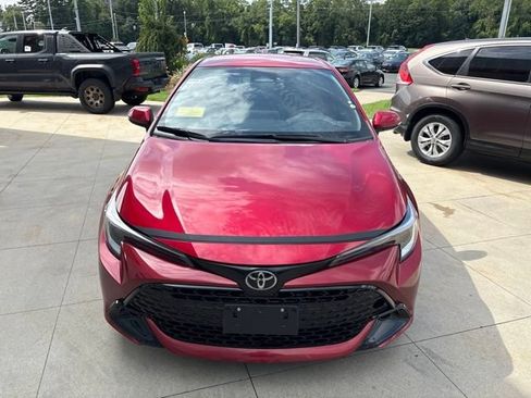 Used 2025 Toyota Corolla SE FWD image 2