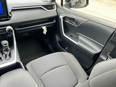 Certified 2025 Toyota RAV4 LE AWD/4WD image 19