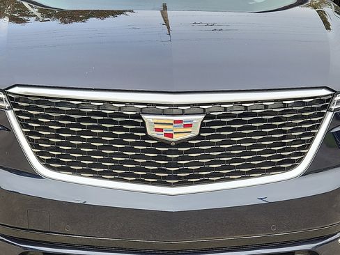 Used 2021 Cadillac XT6 Premium Luxury image 9