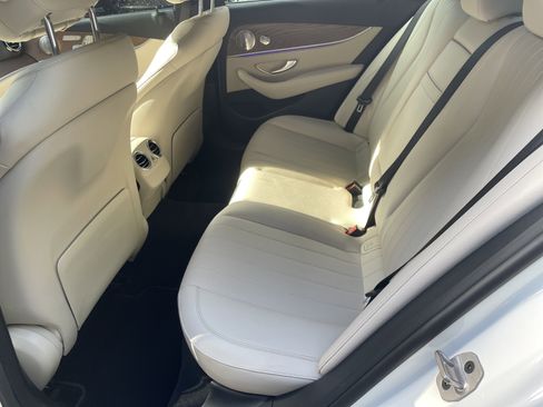 Used 2023 Mercedes-Benz E 350 Sedan image 38