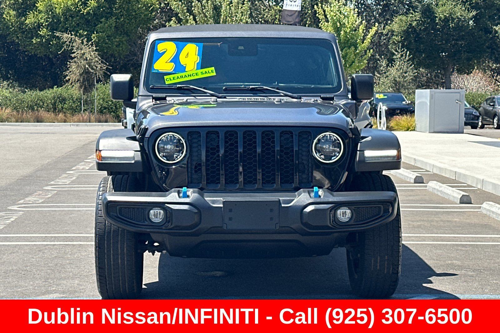Used 2024 Jeep Wrangler Unlimited AWD/4WD image 9