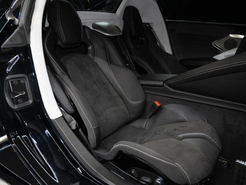 Used 2024 Chevrolet Corvette Z06 RWD image 11