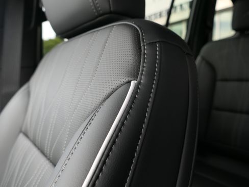 New 2026 Buick Enclave Avenir w/ Super Cruise Package image 13