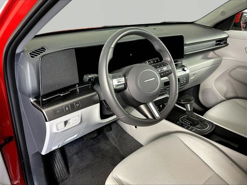 Used 2025 Hyundai Kona SEL AWD/4WD image 15