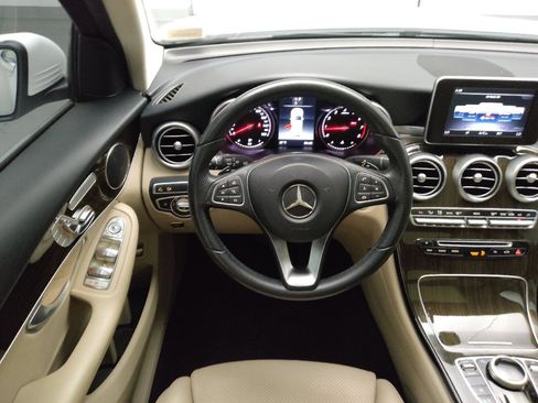 Used 2018 Mercedes-Benz GLC 300 w/ Premium Package image 22