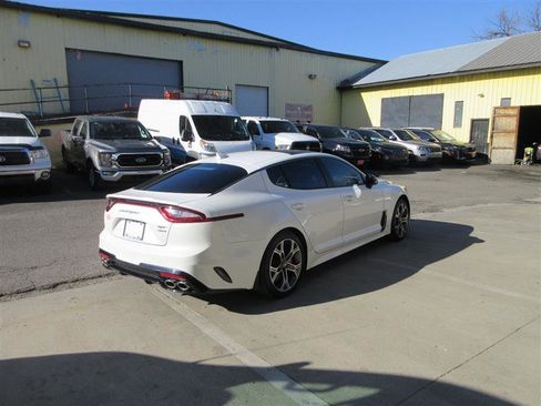 Used 2019 Kia Stinger GT2 image 8