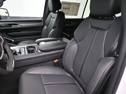 New 2026 Jeep Grand Wagoneer Limited image 19