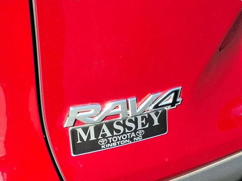 Used 2024 Toyota RAV4 XLE Premium image 9