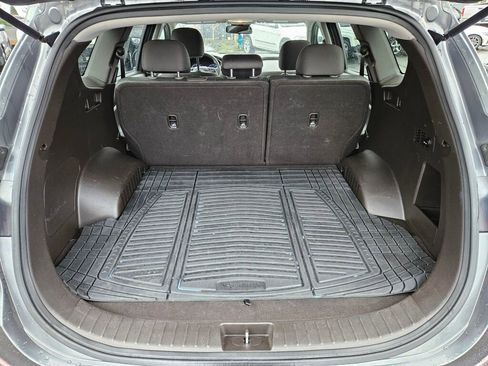 Used 2019 Hyundai Santa Fe SE image 11