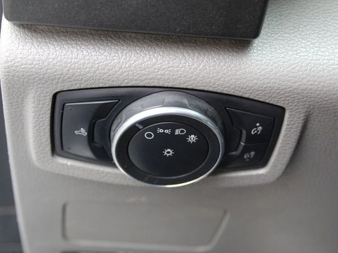 Used 2018 Ford F250 XL w/ Power Equipment Group AWD/4WD image 22