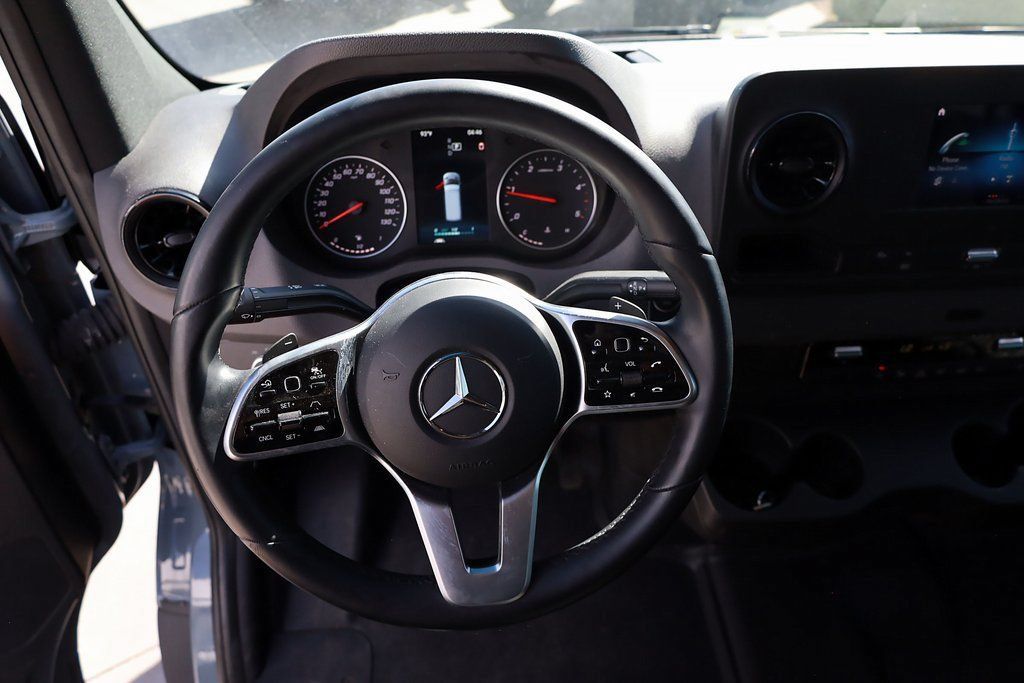Used 2022 Mercedes-Benz Sprinter 2500 image 15