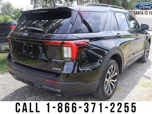 Used 2025 Ford Explorer ST-Line AWD/4WD image 4