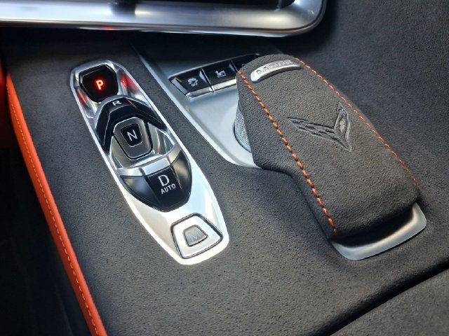 Used 2025 Chevrolet Corvette Stingray Premium Cpe w/ Z51 Performance Package RWD image 23