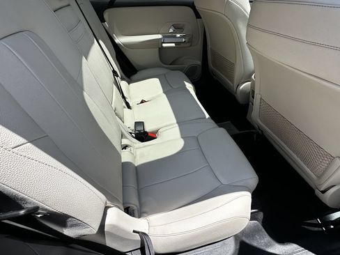 Used 2021 Mercedes-Benz GLB 250 image 18
