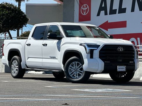 New 2026 Toyota Tundra SR5 w/ SR5 Convenience Package image 8
