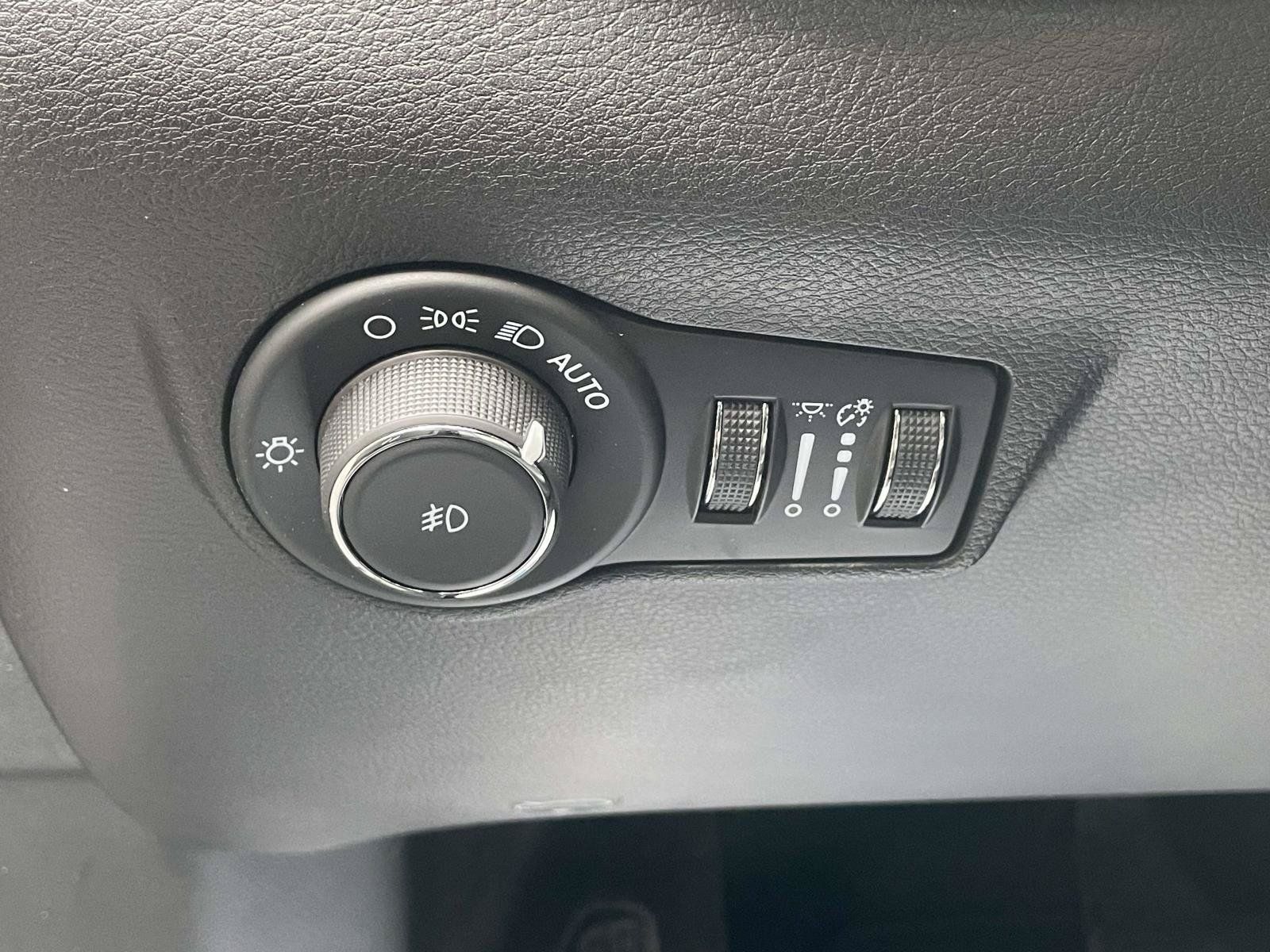 Used 2024 Jeep Compass Limited w/ Sun and Sound Group AWD/4WD image 22