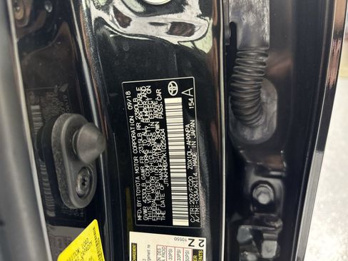 Used 2019 Toyota C-HR XLE image 36