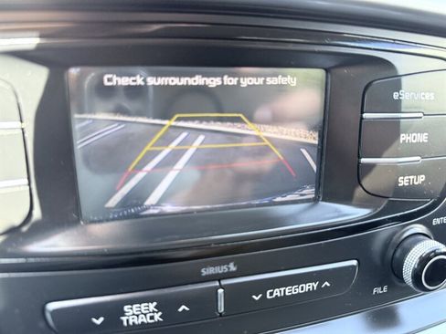 Used 2016 Kia Sorento LX w/ LX Convenience Package image 8