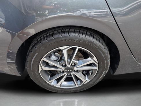 Used 2022 Kia Forte LXS w/ LXS Technology Package FWD image 35