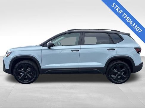 New 2026 Volkswagen Taos SE image 4