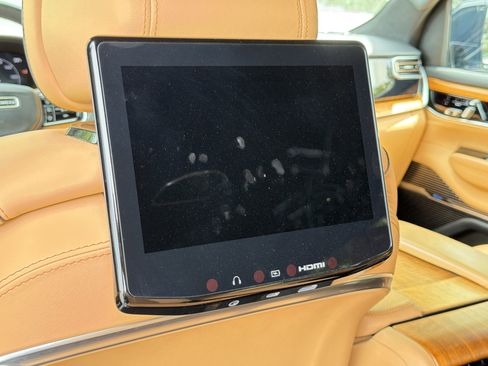 Used 2025 Jeep Grand Wagoneer Series III w/ Rear Seat Video Group 1 AWD/4WD image 29